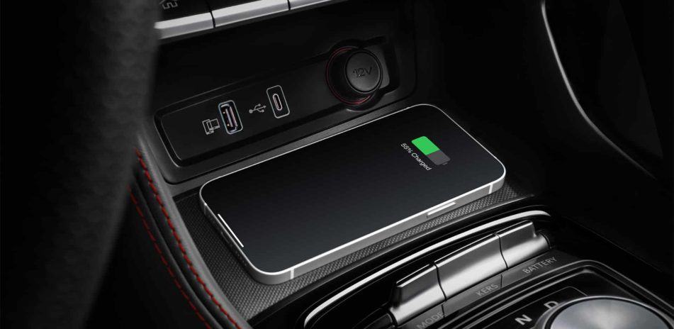mg_new_zsev_tech_gallery_wirelesscharger_1920x1080